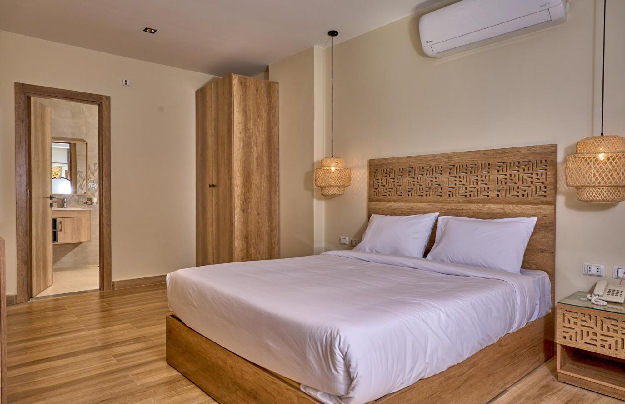 Lotus Inn Kafret el-Gabal エクステリア 写真