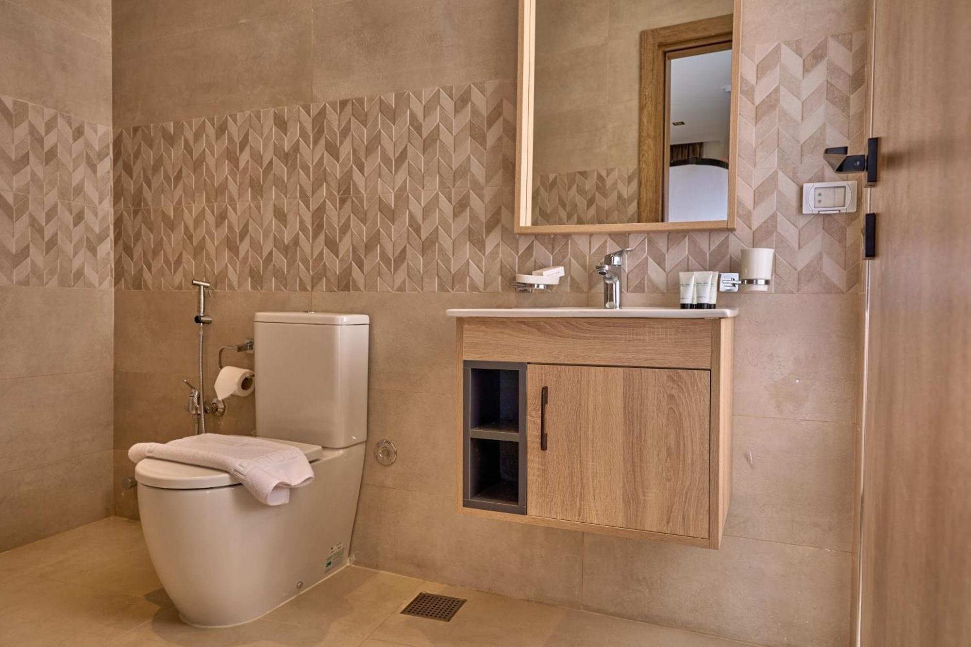 Lotus Inn Kafret el-Gabal エクステリア 写真