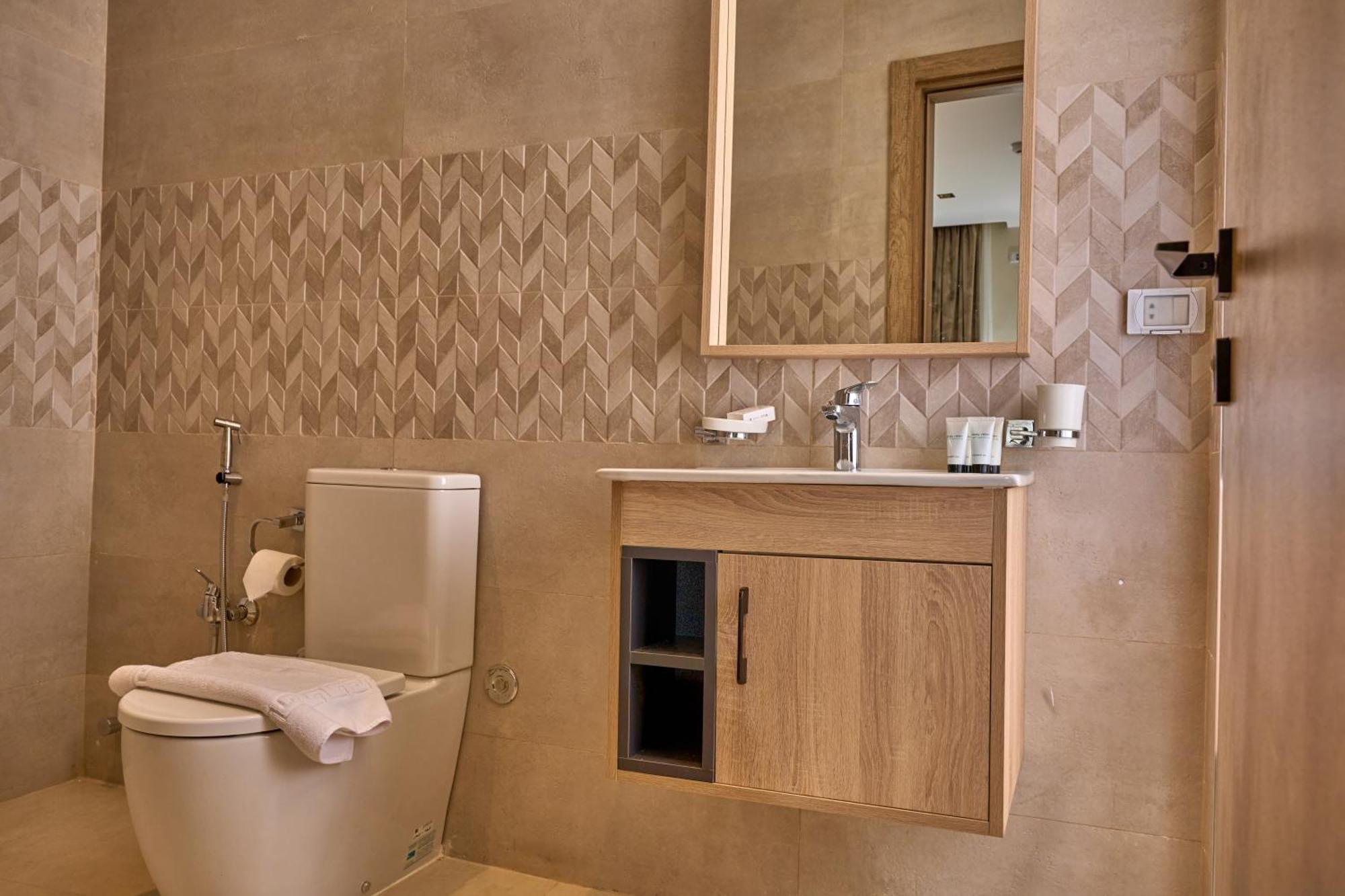 Lotus Inn Kafret el-Gabal エクステリア 写真